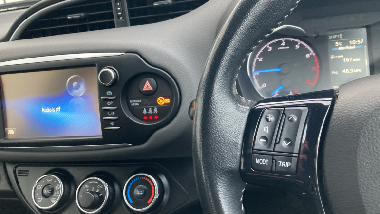 Toyota Yaris 1.5 VVT-i Icon 5dr Petrol Hatchback